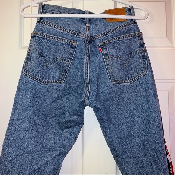Authentic Levi’s 501 Straight Leg Jeans - Picture 2 of 3